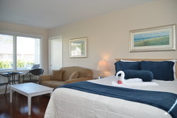  - Beachside on Nantucket Hotel
