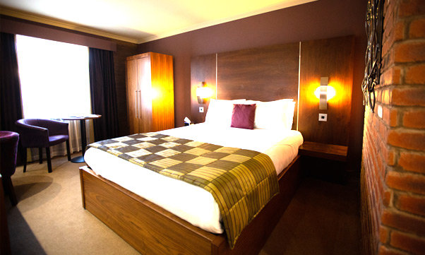 The Crown Hotel-guestroom-Standard Double.jpg