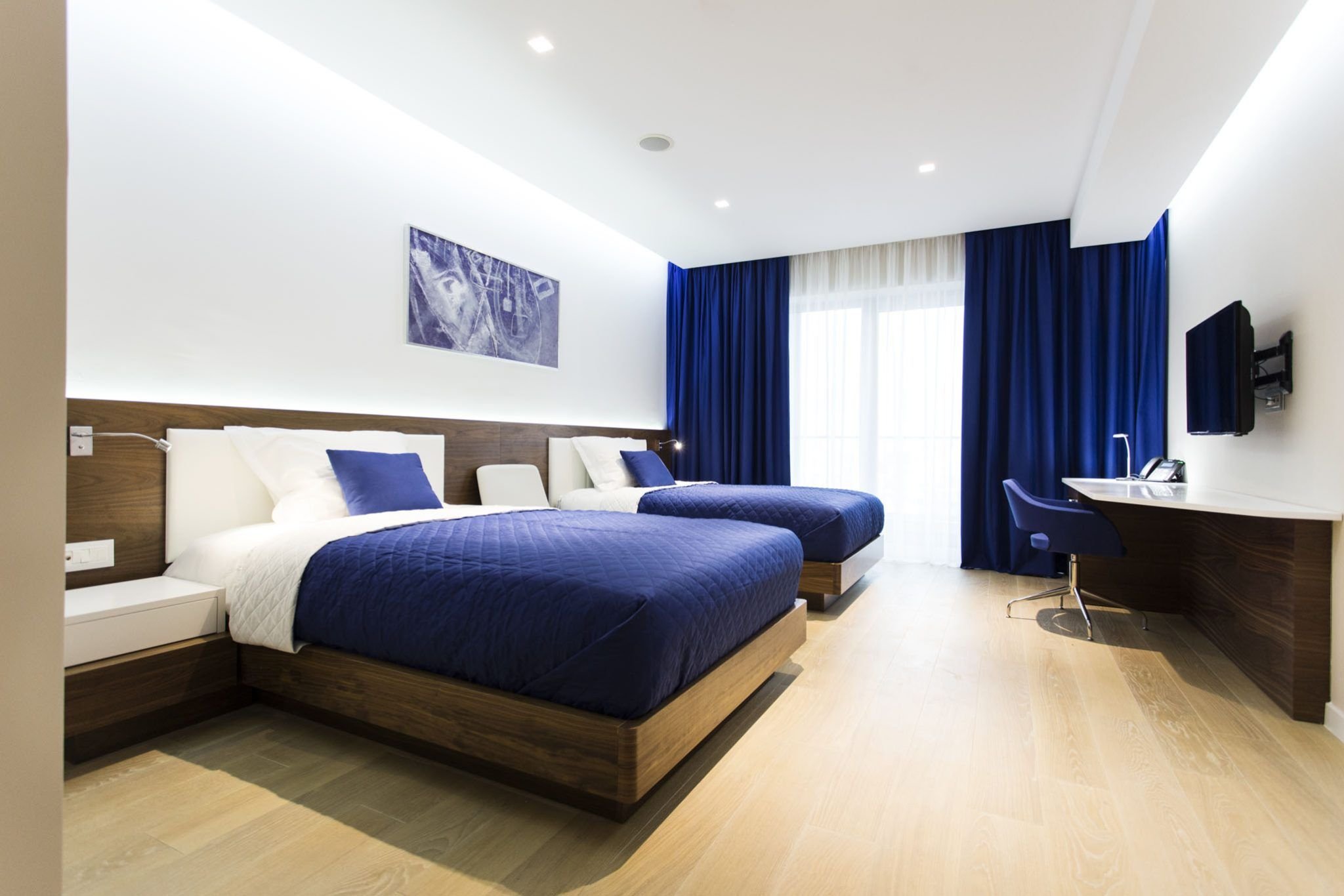 HOTEL PLAZA-guestroom-TWIN ROOM.jpg