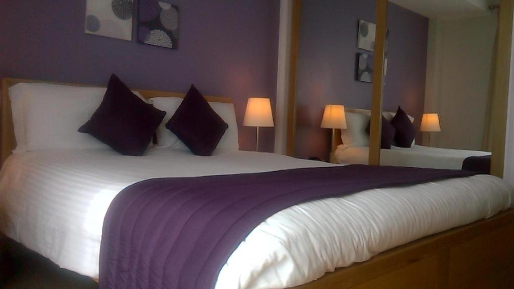 LIBERTY WHARF APARTMENTS-guestroom-One Bedroom Standard Apartment .jpg