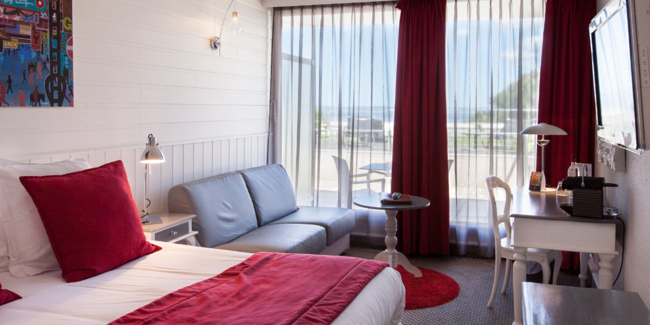 HOTEL POINT FRANCE-guestroom-Guest Room.jpg