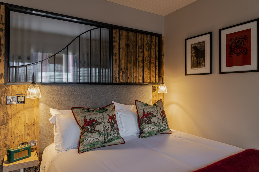 HARE AND HOUNDS NEWBURY-guestroom-King Room.jpg