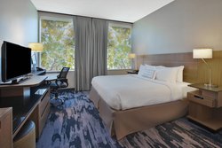  - Fairfield Inn & Suites by Marriott Milwaukee - I-794, Exit 1E