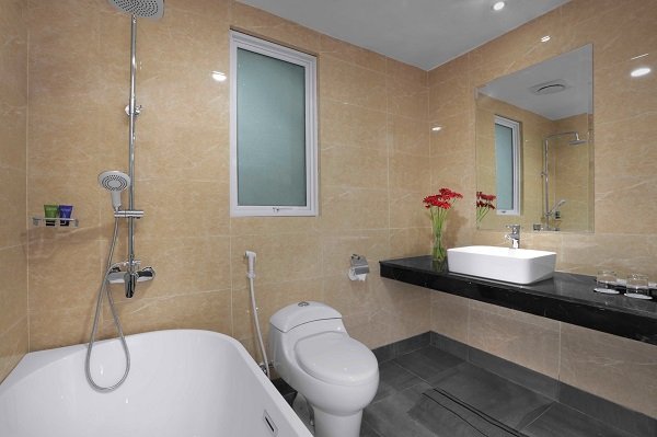 ASTON BATAM-guestroom-Bathroom BR.jpg