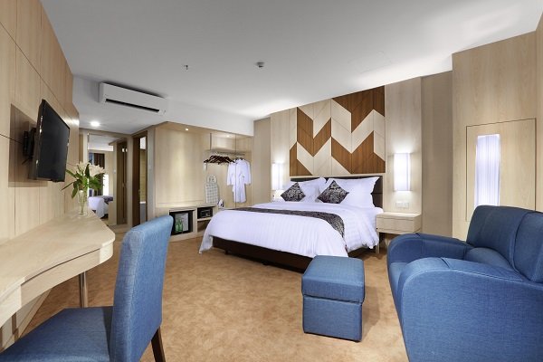 ASTON BATAM-guestroom-ASTON Suite Contra.jpg