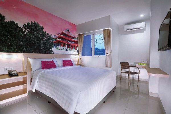 FAVE DIPONEGORO-guestroom-Doublebed Freshroom.jpg
