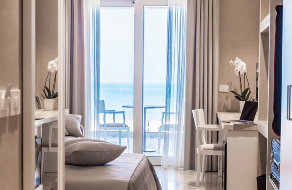 EUROPA HOTEL VASTO-guestroom-GUESTROOM.jpg