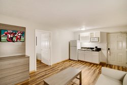  - Red Roof Inn & Suites NAS Pensacola