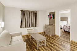  - Red Roof Inn & Suites NAS Pensacola