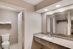  - Red Roof Inn & Suites NAS Pensacola