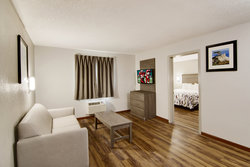  - Red Roof Inn & Suites NAS Pensacola