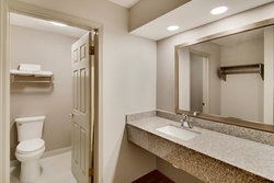  - Red Roof Inn & Suites NAS Pensacola