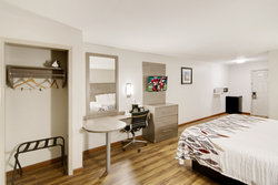  - Red Roof Inn & Suites NAS Pensacola