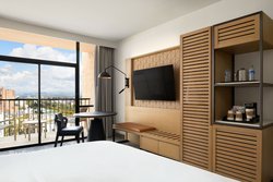  - Sheraton Park Hotel at Anaheim - I-5, Exit 109