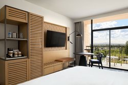  - Sheraton Park Hotel at Anaheim - I-5, Exit 109