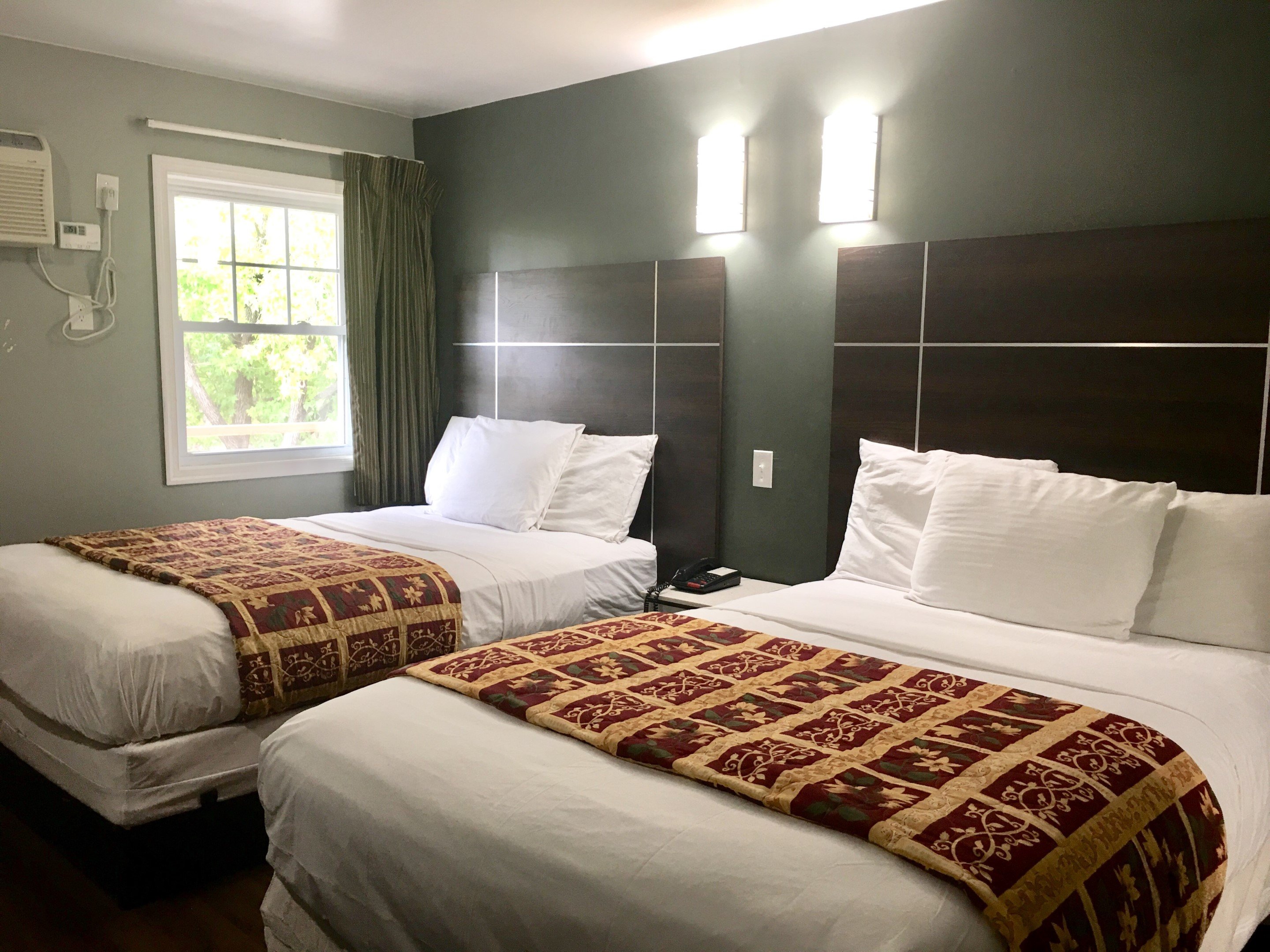 RED CARPET INN NORRISTOWN PA-guestroom-RPANT Doubles.jpg