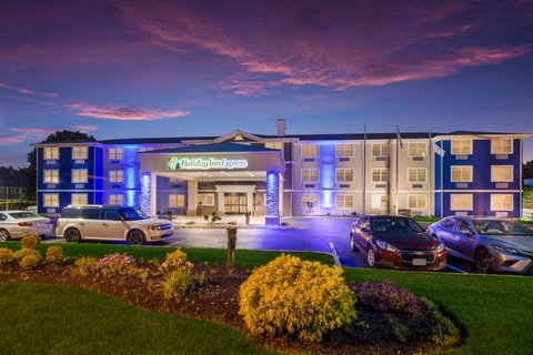 Welcome to Holiday Inn Express Plymouth!