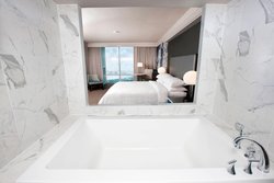  - Marriott Gateway on the Falls Hotel Niagara Falls