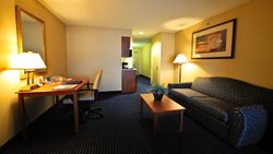  - Holiday Inn Express North Syracuse - I-81, Exit 27