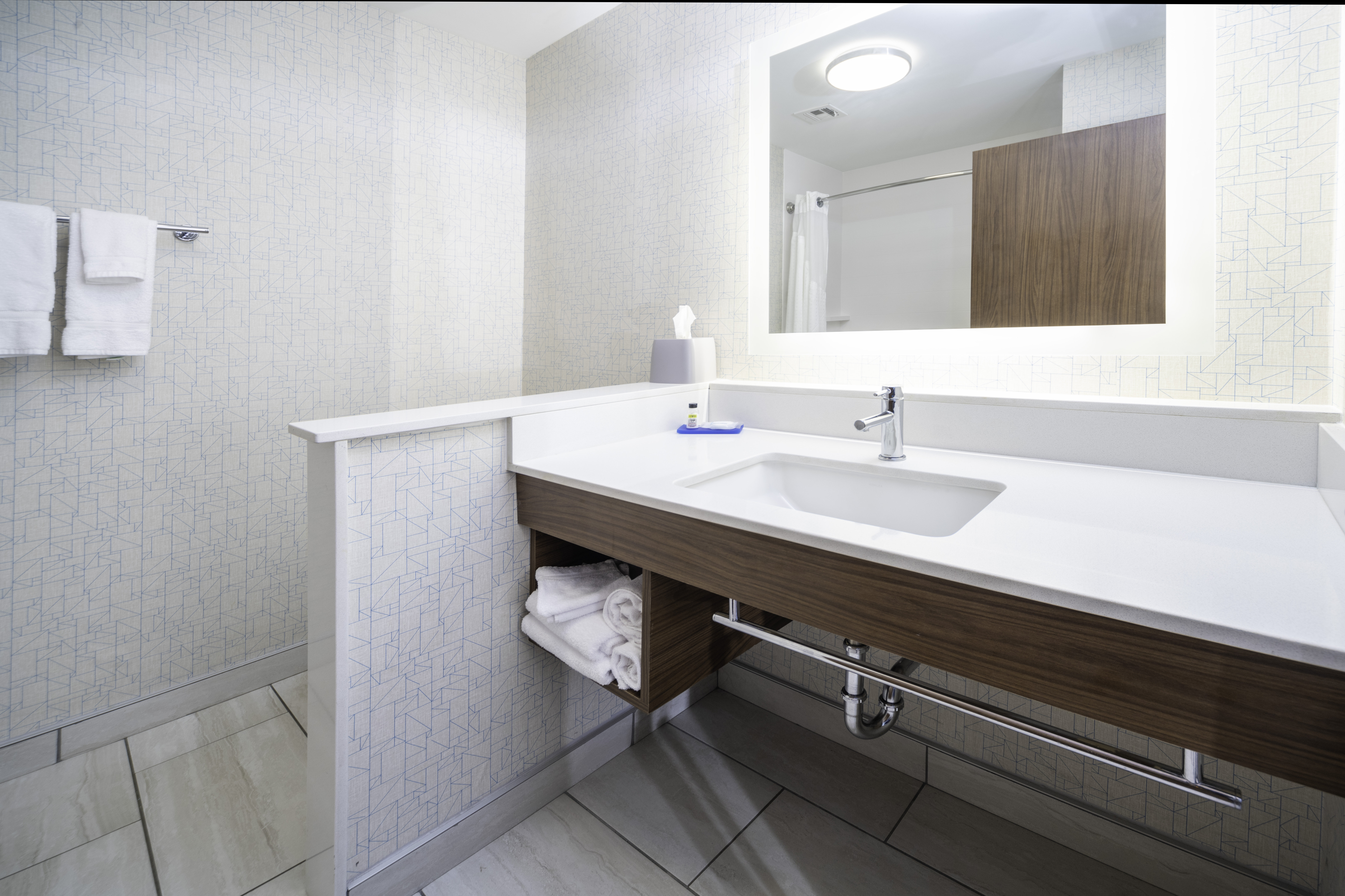 HOLIDAY INN EXP STES ROCK HILL BY I-guestroom-Queen Bedrooms Vanity.jpg
