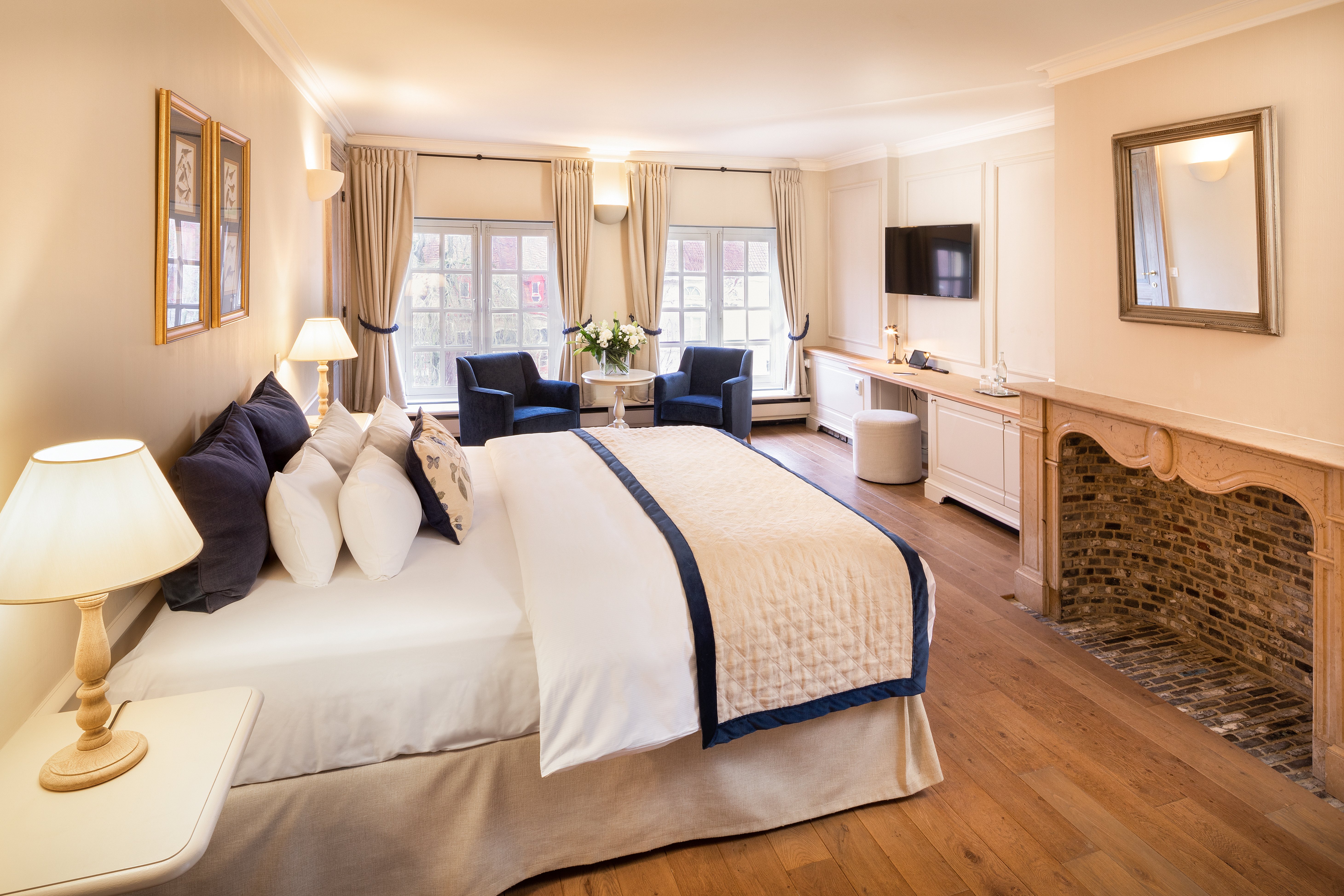 Hotel de Tuilerieen-guestroom-Family Suite.jpg