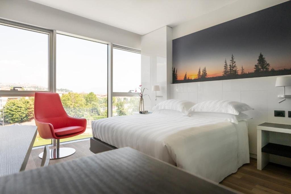LIFE HOTEL - BERGAMO-guestroom-GUEST ROOM.jpg