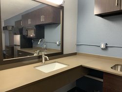  - HomeTowne Studios Battle Creek - I-94, Exit 97