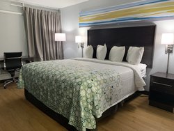  - HomeTowne Studios Battle Creek - I-94, Exit 97