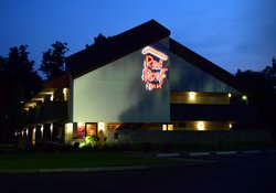  - Red Roof Inn Bowmansville - I-90, Exit 49