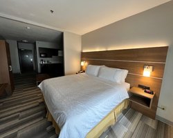  - Holiday Inn Express & Suites South Edmonton