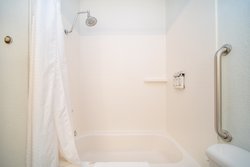  - Holiday Inn Express & Suites Bedford