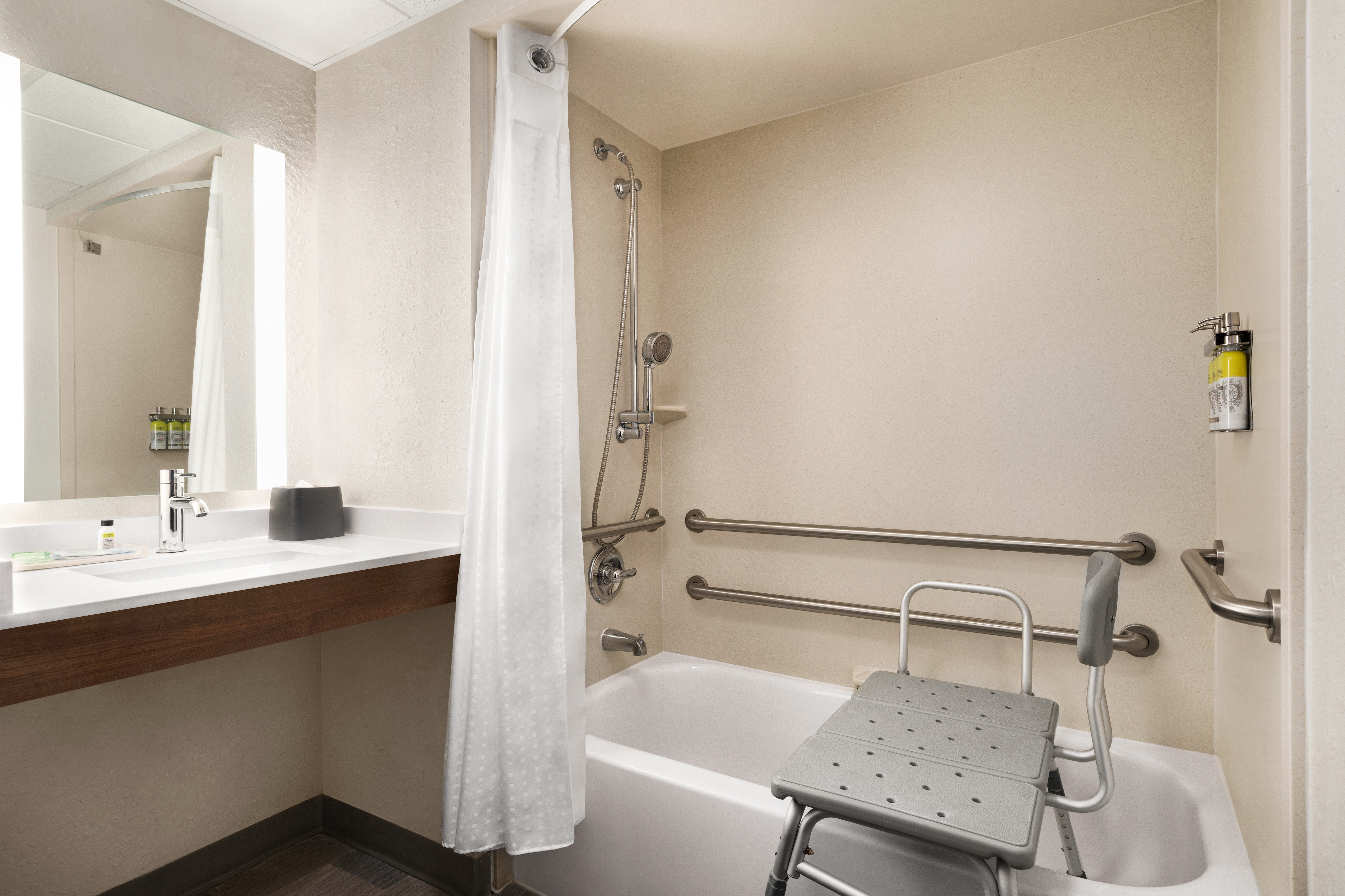 HOLIDAY INN FLORENCE BY IHG-guestroom-ADA/Handicap accessible Guest Bathroom with mobility tub..jpg