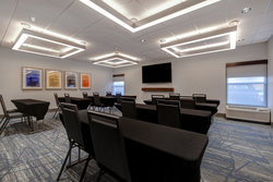  - Holiday Inn Express & Suites 90th Street West Omaha