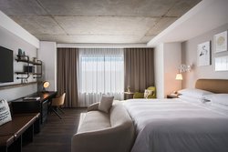  - Renaissance Hotel Airport Gateway Atlanta - I-85, Exit 72