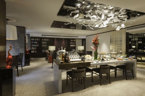 GATEWAY HOTEL - Photo 8