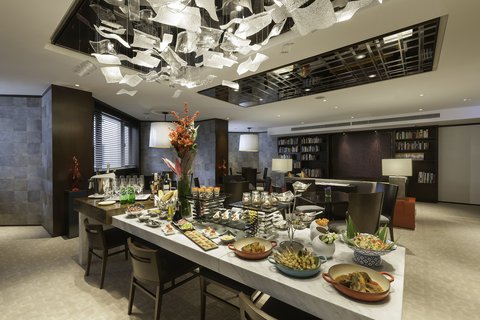 GATEWAY HOTEL - Photo 15