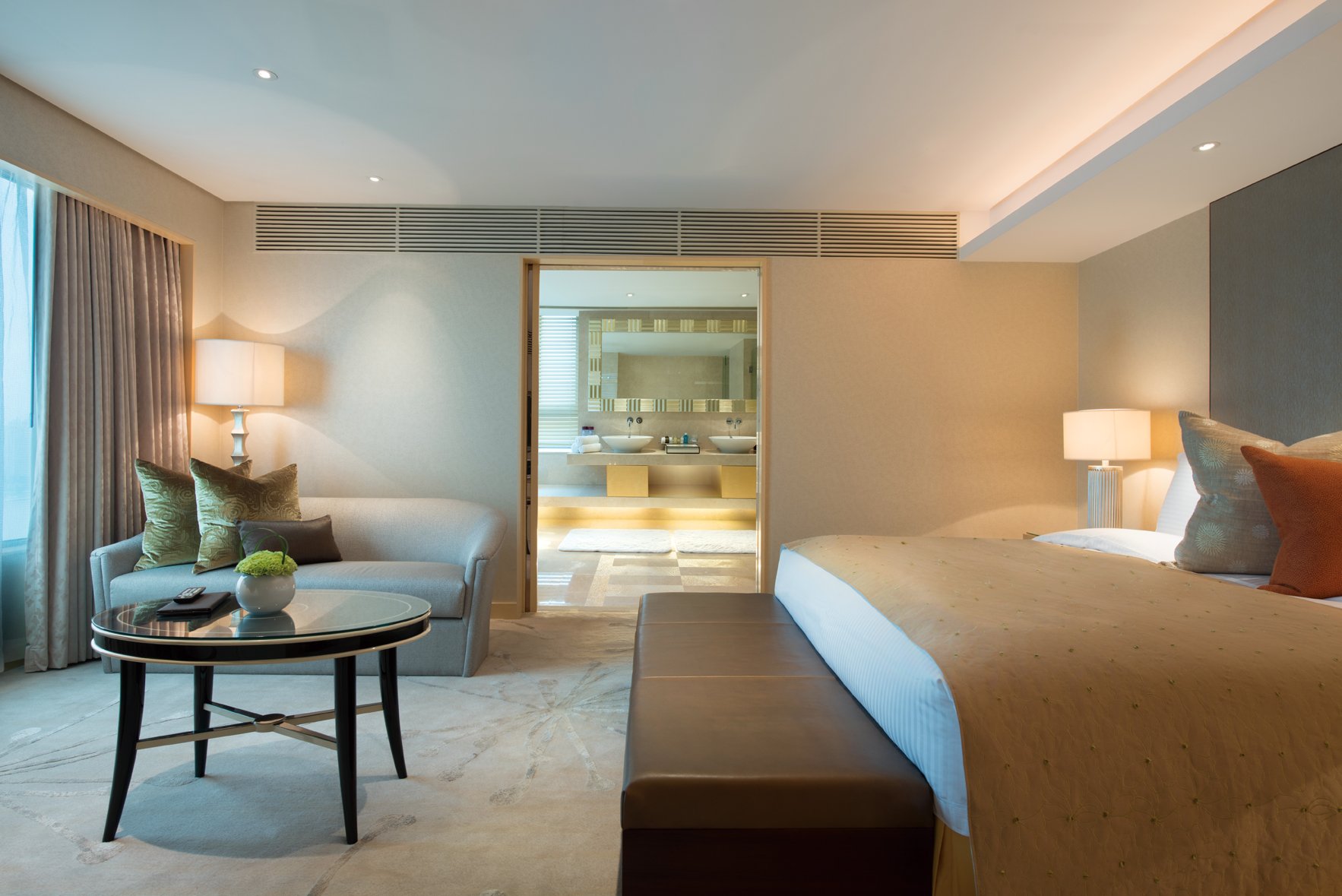 MARCO POLO WUHAN-guestroom-Bed Room Presidential Suite.jpg