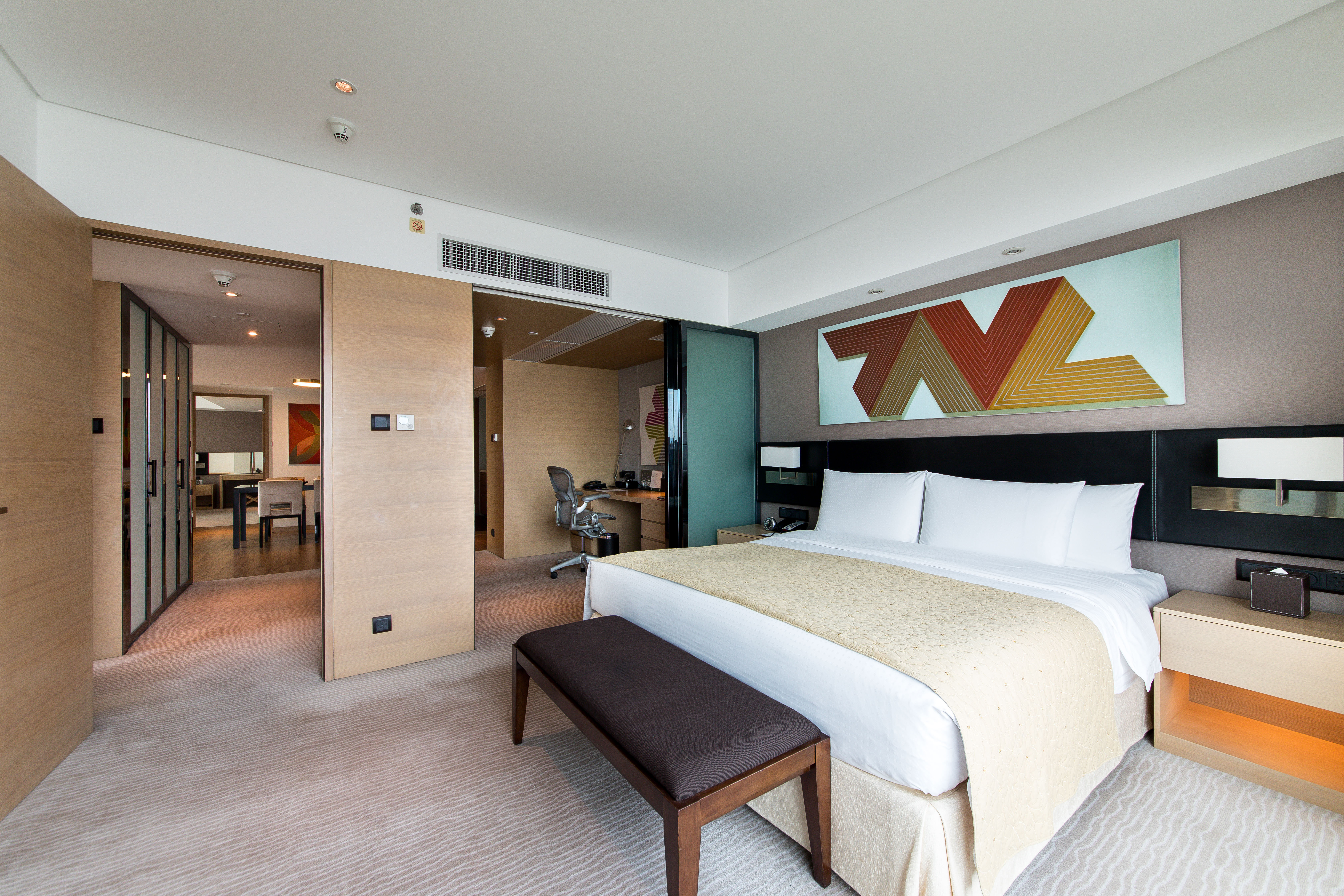 MARCO POLO WUHAN-guestroom-Bed Room Marco Polo Residence.jpg
