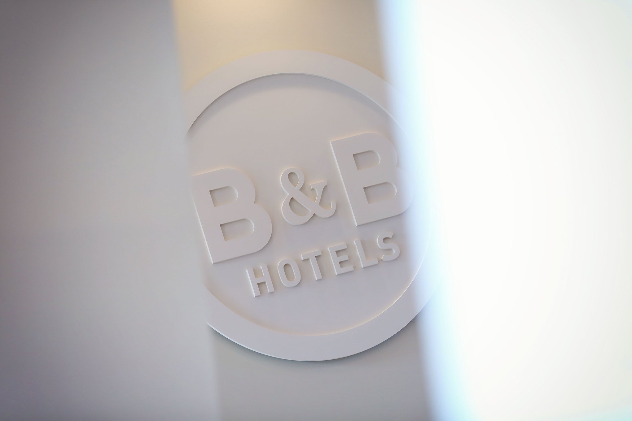 B&B HOTEL ARRAS CENTRE-guestroom-GUEST ROOM.jpg