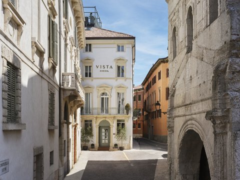 VISTA PALAZZO VERONA - Main Photo