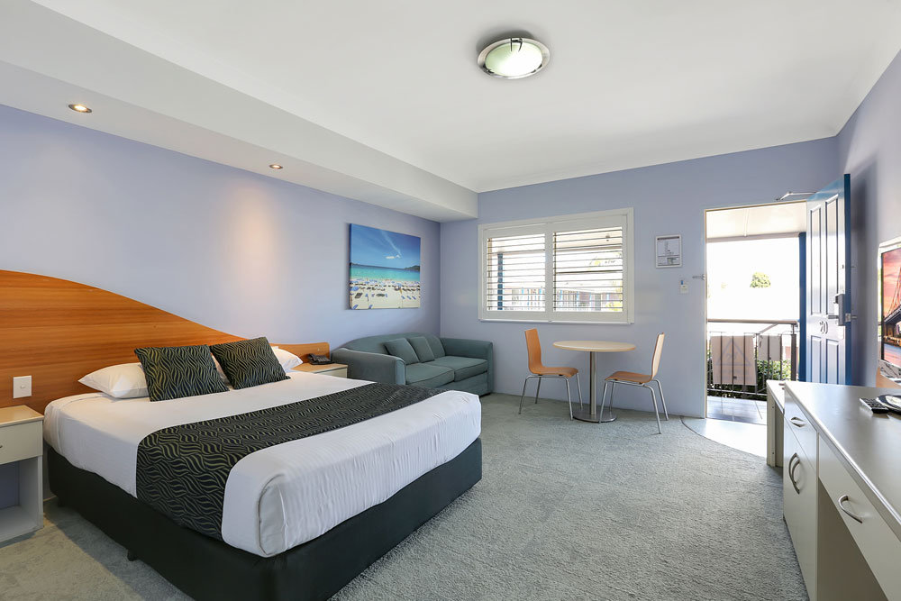 SHELLHARBOUR VILLAGE MOTEL-guestroom-Standard Queen.jpg