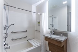  - Candlewood Suites O'Fallon - I-64, Exit 14