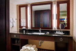  - Renaissance Phoenix Downtown Hotel - I-10, Exit 144