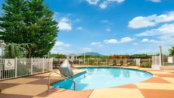 - Holiday Inn Express & Suites Sevierville