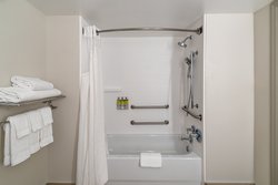  - Holiday Inn Express & Suites Bluffton