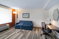  - Holiday Inn Express & Suites Bluffton