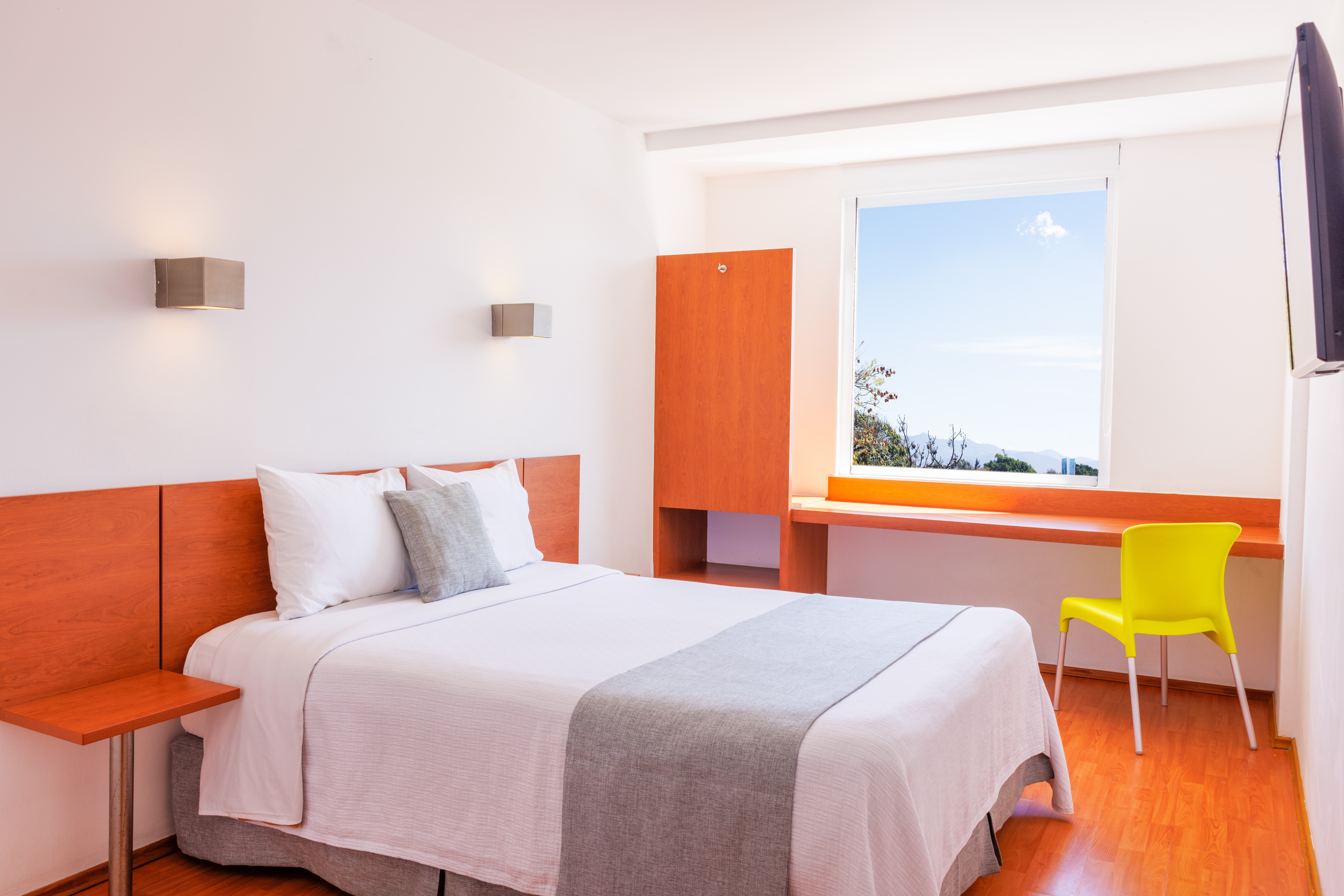 ONE OAXACA CENTRO-guestroom-Superior Queen & DDP.jpg