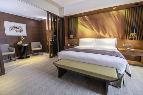Superior Suite 03