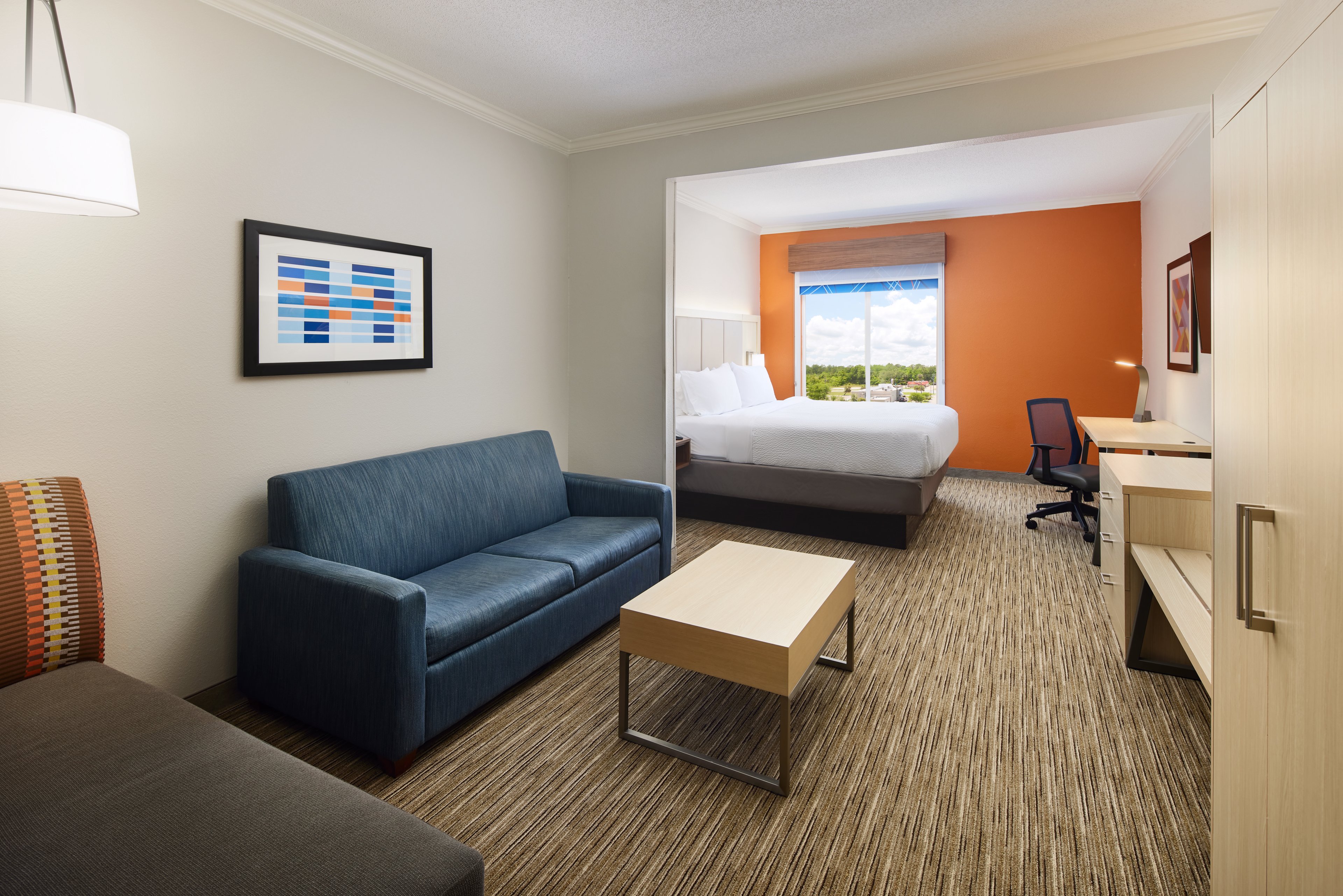 HOLIDAY INN EXP STES BONIFAY BY IHG-guestroom-King Bed Guest Room.jpg