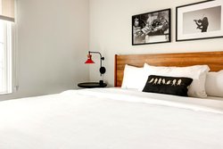  - Elwood Hotel Downtown Lexington